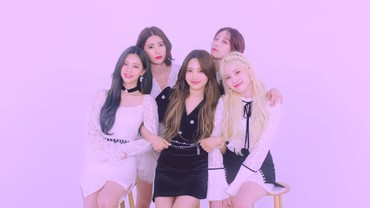 Lirik Lagu Hug U - DIA