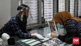 Kesehatan Mata saat New Normal ptik menjadi bagian dari bidang kesehatan, karena mempunyai peranan penting untuk kesehatan mata masyarakat kala pemerintah menerapkan tatanan kehidupan baru atau New Normal. Depok. Rabu (10/6/2020). CNN Indonesia/Andry Novelino