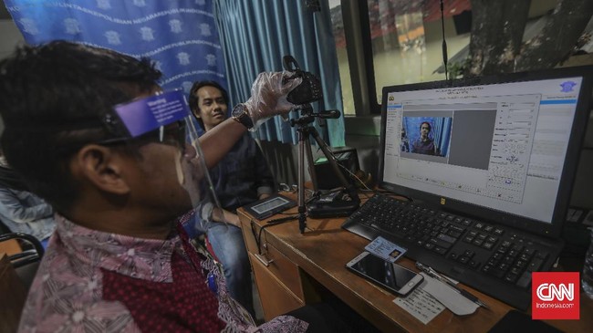 Vaksinasi Covid-19 melalui layanan SIM ini dilakukan kepolisian di kawasan Jawa Tengah.