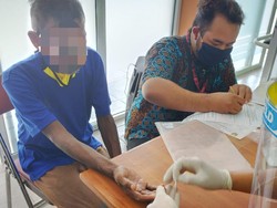 Lihat Nakes Ber-APD, Penderita Gangguan Jiwa: Mau Dibawa ke Bulan?