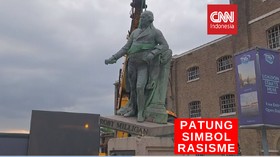 VIDEO: Patung Simbol Rasisme Diturunkan