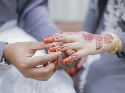 Banyak Seleb Menikah Setelah Taaruf, Seperti Apa Prosesnya dalam Islam?
