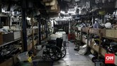 Mal Rongsok Tetap Normal Mal Rongsok tetap buka saat PSBB dan New Normal saat ini di kota depok. Pengunjung yang datang tetap menerapkan protokol kesehatan hadapi virus Corona. Depok. Kamis (11/6/2020).CNN Indonesia/Andry Novelino