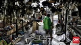 Mal Rongsok Tetap Normal Mal Rongsok tetap buka saat PSBB dan New Normal saat ini di kota depok. Pengunjung yang datang tetap menerapkan protokol kesehatan hadapi virus Corona. Depok. Kamis (11/6/2020).CNN Indonesia/Andry Novelino