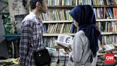 Mal Rongsok Tetap Normal Mal Rongsok tetap buka saat PSBB dan New Normal saat ini di kota depok. Pengunjung yang datang tetap menerapkan protokol kesehatan hadapi virus Corona. Depok. Kamis (11/6/2020).CNN Indonesia/Andry Novelino