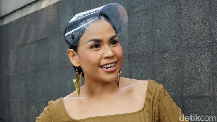 Melaney Ricardo saat ditemui di kawasan studio Trans TV.