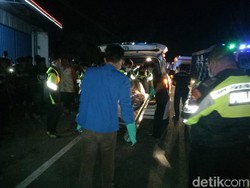 Mobil Ditumpangi Anggota Dewan Tulungagung Tabrakan dengan Pemotor, 1 Tewas