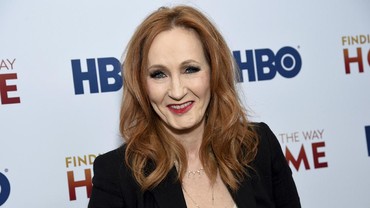 img-title Dikecam 2 Komunitas Terbesar Harry Potter, JK Rowling Angkat Bicara