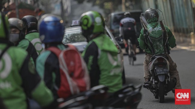 Polri mengaku belum ada wacana penerbitan SIM C khusus pengendara ojek online dan ekspedisi.