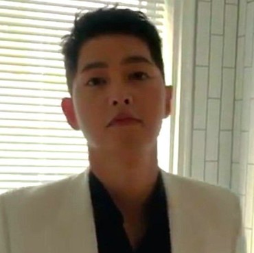 Penampilan Mengejutkan Song Joong Ki yang Bikin Fans Salah Fokus