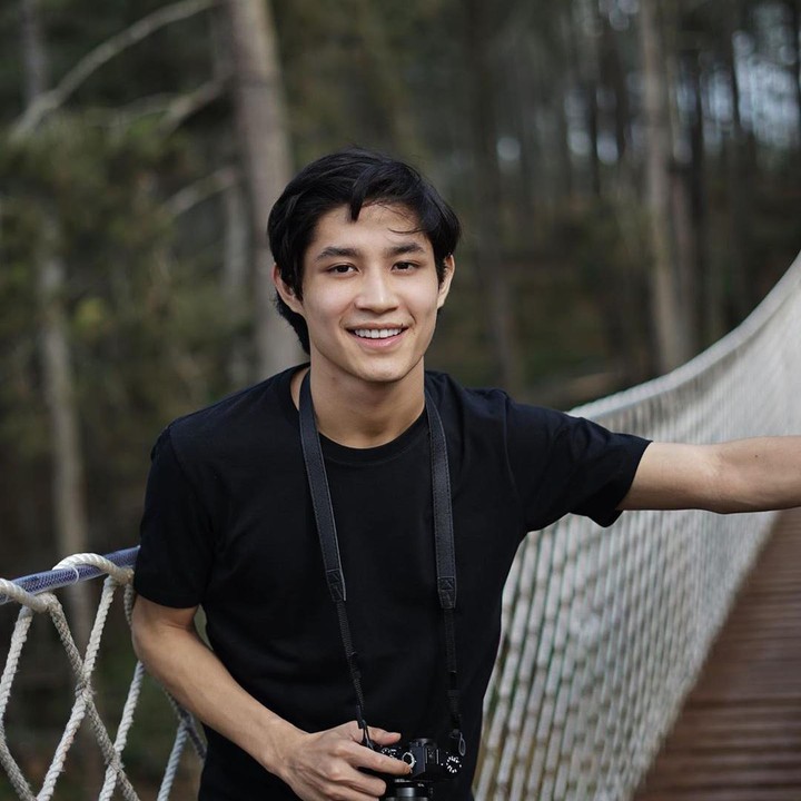 <p>Teuku Rassya mulai dikenal publik pada 2013 lalu. Netizen dikejutkan perawakan tubuhnya kekar, padahal saat itu ia masih berusia 14 tahun. (Foto: Instagram @teukurassya)</p>