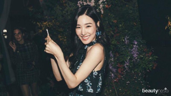 8 Foto Menawan Tiffany SNSD Pakai Gaun Cantik 8 Foto Menawan Tiffany SNSD Pakai Gaun Cantik