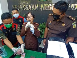 Ciduk Pegawai PDAM Kudus, Kejari Sita Duit Rp 65 Juta di Jok Motor