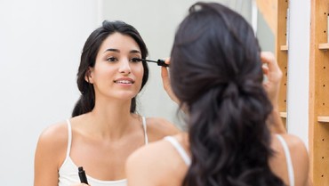 Begini Tips Make Up Ala Pramugari yang Cantik dan Superkilat