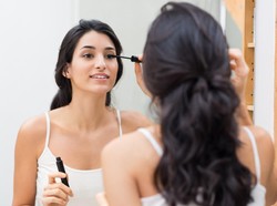 Begini Tips Make Up Ala Pramugari yang Cantik dan Superkilat