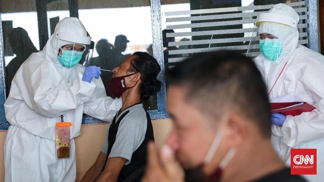 Kasus positif virus corona di Indonesia terus bertambah dari hari ke hari. Sampai hari ini, Selasa (4/8), kasus positif Covid-19 telah mencapai 115 ribu lebih.