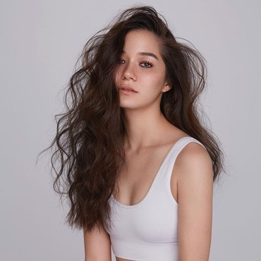 Violette Wautier Usung Elektro Pop di Album Teranyar 