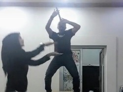 Viral Video TikTok Kepala Dinas Bondowoso Joget Ala India di Atas Meja