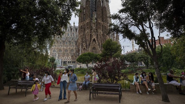 Kota Barcelona dikenal dengan keindahannya yang menjadi magnet para turis, tapi di balik itu wilayah tersebut menjadi sarang kejahatan, terutama pencurian. 