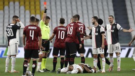 Tendangan Brutal Ante Rebic Mirip Nigel De Jong