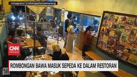 VIDEO: Viral, Rombongan Bawa Masuk Sepeda ke Dalam Restoran