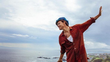Tunda Tur Konser Karena Corona, Harry Styles Fokus Lawan Rasisme