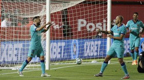 Terlambat ke Stadion, Barcelona Dapat Peringatan Keras