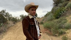 Nyesal Beli Mobil Rp17 M, Robbie Williams Ternyata Tak Bisa Nyetir