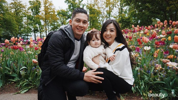 5 Pasang Seleb yang Punya Anak Setelah Setahun Menikah