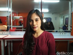 Meski Berat, Garneta Haruni Tetap Nikmati Jadi Orang Tua Tunggal