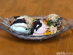 Meski Penjualnya Galak, 5 Tempat Makan Ini Tetap Laris Manis