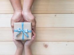 Viral Cerita Wanita Dapat Kado di Luar Ekspetasi, Endingnya Bikin Gigit Jari