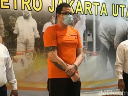 Jerry Lawalata Sembunyi-sembunyi Isap Sabu di Rumah Sendiri