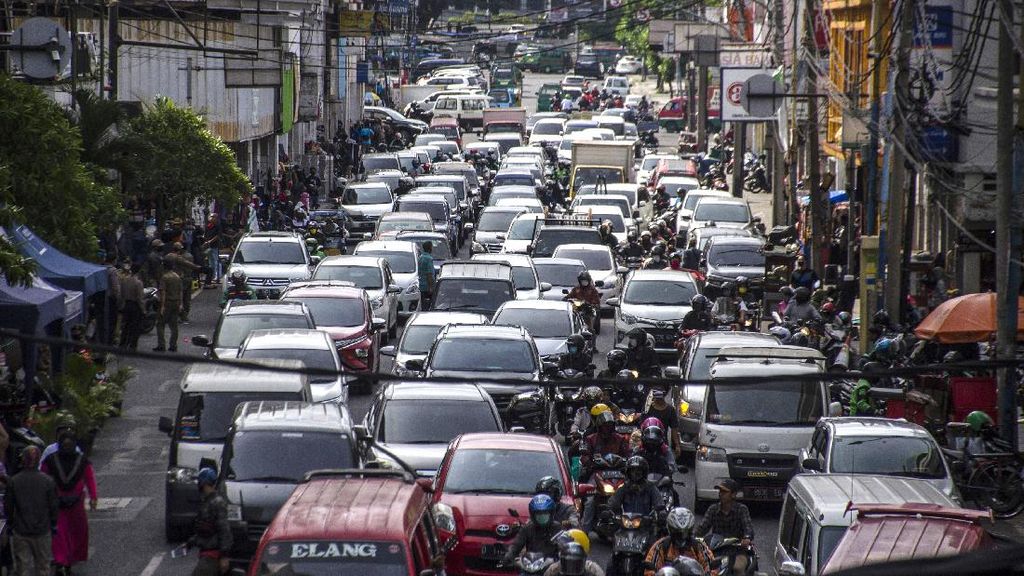 Macet, 1,5 Juta Kendaraan Masuk Kota Bandung Saat Libur Imlek
