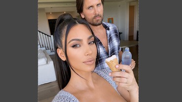 img-title Kim Kardashian Pamer Foto Kumpul Keluarga di Ultah Scott Disick