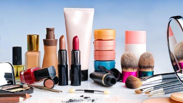 img-title 16 Kosmetik yang Izin Edarnya Dicabut BPOM, Apa Saja?