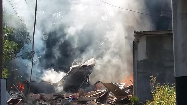 Pangdam Cenderawasih Mayjen Yogo Triyono menyebut dugaan pembakar pesawat MAF di Intan Jaya, Papua adalah kelompok Sabinus Waker.