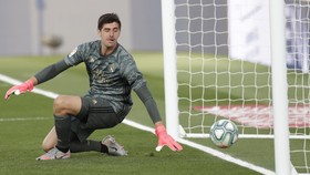 Courtois Frustrasi Usai Madrid Kalah dari Valencia