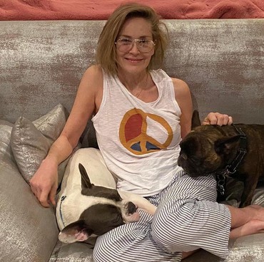 Sharon Stone Hampir Mati Karena Tersambar Petir