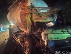Video Ringseknya Tronton Vs Truk Tangki yang Tabrakan di Cianjur