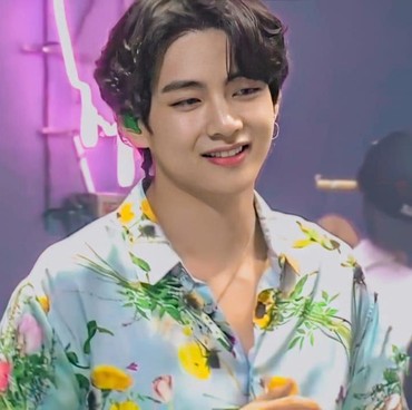 Bikin Penasaran, Jawaban V BTS Bikin Member Syok sampai Batuk-batuk