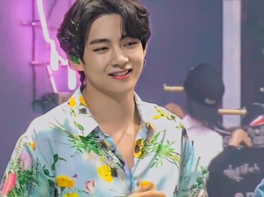 Cerita Kocak Persahabatan V BTS dan Bintang Parasite yang Bikin Heboh