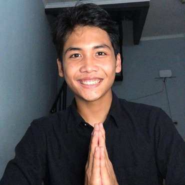 Leher Miring hingga Nggak Bisa Nengok, Bintang Emon Dilarikan ke Rumah Sakit