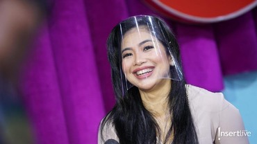 img-title Perasaan Bangga Feni Rose Melihat Sang Anak Dewasa dan Menikah