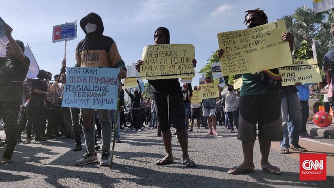 Perkumpulan Advokat HAM Papua mendesak aparat menghentikan segala pembatasan terhadap hak warga negara menyampaikan pendapat di Papua.