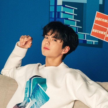 Serba Hitam, Begini Penampilan Park Bo Gum saat Masuk Wajib Militer