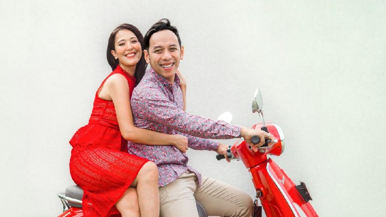Pongki Barata dan Sophie Navita