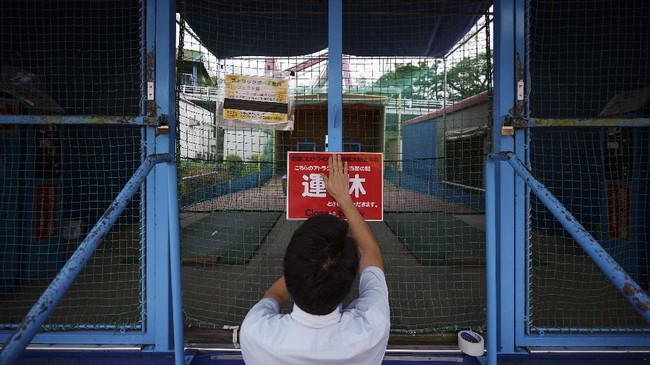 FOTO: Dilarang Teriak saat Naik Roller Coaster Yomiuriland
