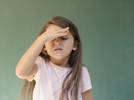 6 Penyebab Anak Sakit Kepala, Salah Satunya Stres
