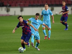 Sebuah Lubang di Lini Tengah Barcelona